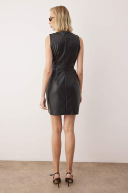 Siyah Suni Deri Duz K?sa/Mini Anvelop Orme Elbise TWOAW26EL00203 - Trendyolmilla фото 3