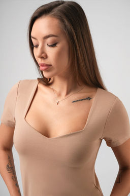 Женская футболка с глубоким вырезом Happyfox