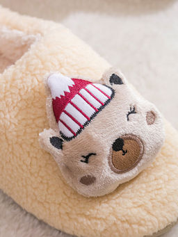 Ay? Fig?rl? Pel?? Kad?n Ev Terli?i