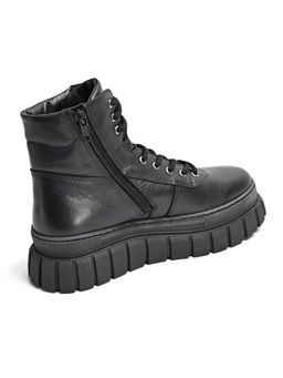 Ботинки женские Ионесси