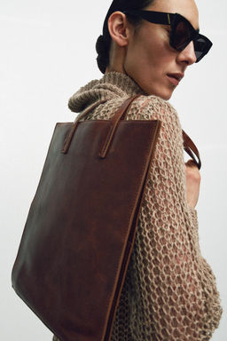 SHOPPER PIEL DE HOMBRO / Chocolate