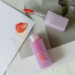 Помада 2 в 1 с Матовой и Глянцевой Текстурами Flora Moist to Matte Lip Персиковый Георгин №02 BABY BRIGHT 3 гр