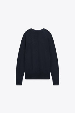 100% EXTRA-SOFT WOOL V-NECK SWEATER