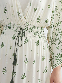 Kruvaze Yaka ?i?ekli B?zg?l? Elbise