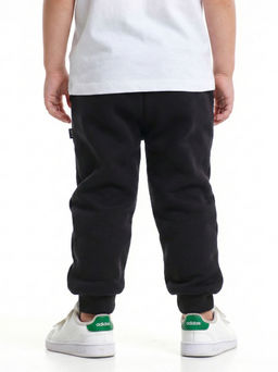 Брюки базовые для мальчика на резинке черные 22-7616 черный - Mini maxi фото 2