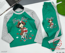 Костюм для девочки с рисунком