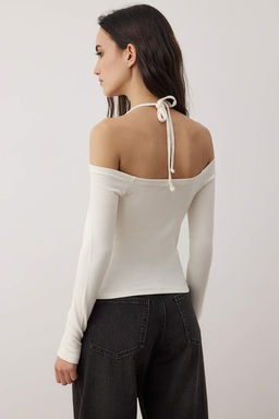 Ekru Carmen Yaka Baglama Detayl? Fitted/Vucuda Oturan Orme Bluz TWOAW26BZ00097