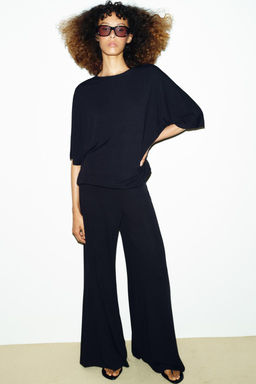 OVERSIZE FLOWING T-SHIRT