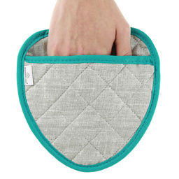 Прихватка с запахом 20х20см Лен серый, форма Клубника, рогожка 171г/м2, хлопок 100%, наполнитель - ватин 280г/м2, на пластмассовом подвесе, Домашняя мода (Россия)  фото 3