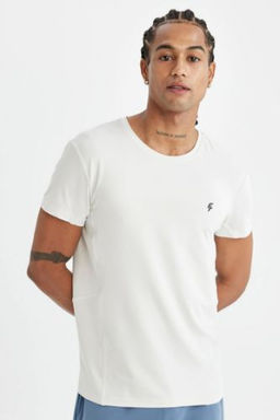 DeFactoFit Beyaz Slim Fit Dar Kesim Bisiklet Yaka Sporcu K?sa Kollu Tisort