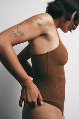 SHAPING BODYSUIT IN A POLYAMIDE BLEND - Zara фото 2