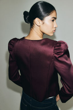Blusa con mangas abullonadas - H&m фото 7