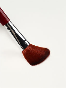 Цена за 3 шт. Кисть для макияжа, 14 (± 1) см, коричневая