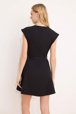 Siyah Duz Midi Dokuma Elbise TWOSS26EL00294