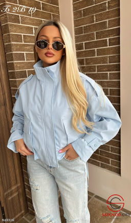 Ветровка на подкладке женская