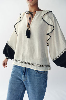 BLUSA VOLUMEN VOLANTES / Crudo / Negro - Zara фото 5