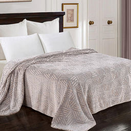 Плед/покрывало 180х200см "Королевский гамбит", велсофт "Bamboo" набивной, полиэстер 100%, плотность 260г/м2, упаковка: 18х33см пояс бумажный, "Домашняя мода" (Россия)