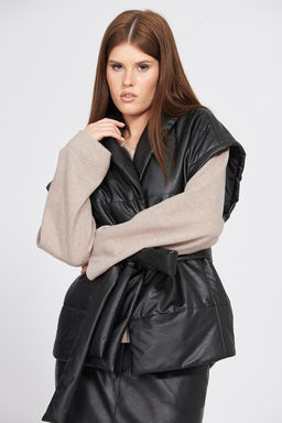 Жилет черный