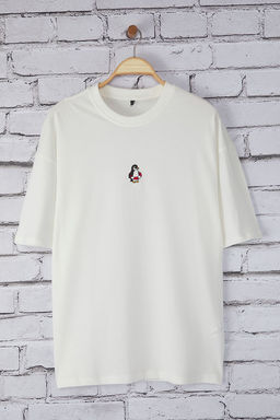 Ekru Oversize/Genis Kesim Penguen Nak?sl? %100 Pamuklu T-Shirt TMNSS23TS00243