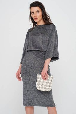 Платье из фактурного блестящего трикотажа черное новый год