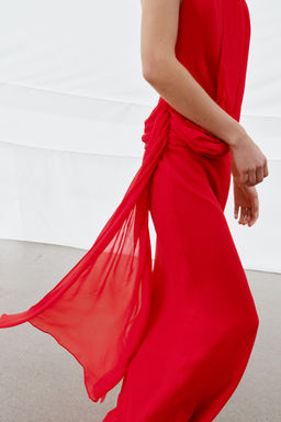 VESTIDO HALTER VISCOSA 100% ESCOTE FLUIDO / Rojo - Zara фото 7