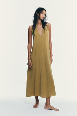 FLOWING HALTER MIDI DRESS