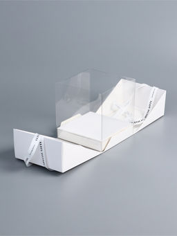 Коробка под бенто - торт с ленточками, белая, 15.5×15.5×16 см