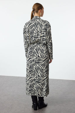 TRENDYOLMILLA Siyah Animal Desenli Etegi Buzgu Detayl? Dokuma Elbise TWOAW25EL00380  фото 5