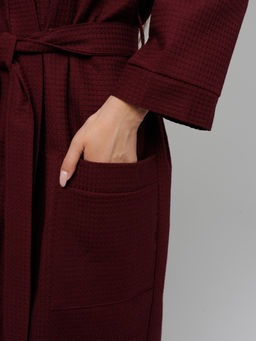 Женский укороченный вафельный халат с планкой темно-бордовый В-11 (122)