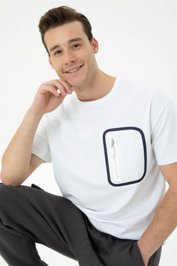 Мужская белая комфортная футболка с круглым вырезом Неожиданная скидка в корзине