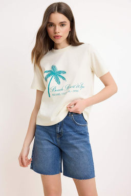 Ekru Bask?l? Regular Bisiklet Yaka Standart Kol K?sa Tok %100 Pamuk Orme T-Shirt TWOSS26TS00206
