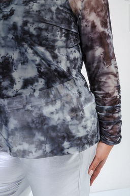 Блуза темно-серая с абстрактным принтом Averi