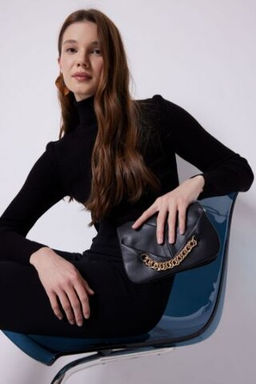 Kad?n Zincir Detayl? Suni Deri Omuz Cantas?