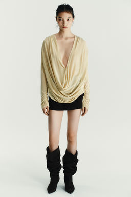 DRAPED TOP