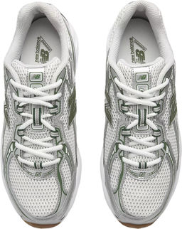 Кроссовки взрослые