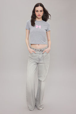 Gri Melanj Fitted/Vucuda Oturan Fiyonk Bask?l? Orme T-Shirt TWOSS25TS00082