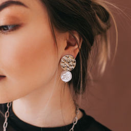 Серьги с жемчугом Нефаз, цвет белый в серебре