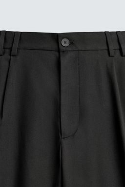 PANTAL?N RELAXED FIT PLIEGUES TRAJE / Negro