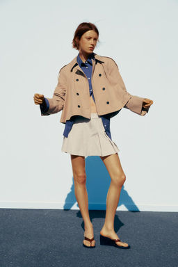 SHORT CAPE TRENCH COAT