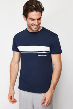 TRENDYOL MAN Tas Regular/Normal Bisiklet Yaka K?sa Kollu Cizgili Bask?l? %100 Pamuklu T-shirt TMNSS24TS00059 - Trendyolmilla фото 4