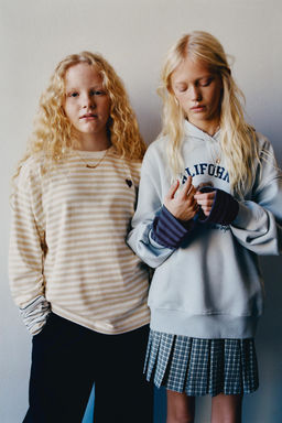 STRIPED T-SHIRT WITH EMBROIDERED HEART - Zara фото 5