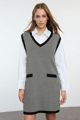 TRENDYOLMILLA Siyah Mini Triko Renk Bloklu Elbise TWOAW25EL00073