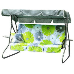 Качели садовые "Люкс-3" 211х154х160см, на 3 места, сиденье 170,6х54см, каркас металл, крепление цепи и пружина, матрац - 45% п/э - 55% хлопок, плотность 108-111г/м2, 5см поролон + 3 см синтепон, 2 подушки, тент водонепроницаемый, 2 полки, регулировка