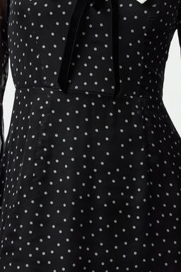 Trendyolmilla Siyah Yaka Detayl? Fiyonklu Sifon Mini Dokuma Elbise TWOAW25EL00386 фото 3