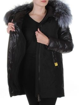 8186 BLACK Пальто женское с натуральным мехом Jarius
