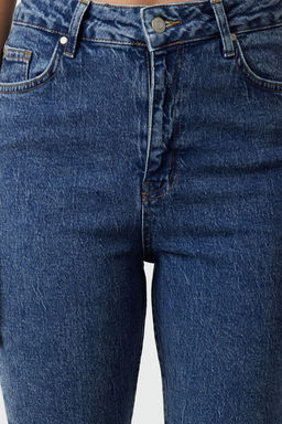 Mavi Yuksek Bel Kapri Jeans TWOAW25JE00010 - Trendyolmilla фото 3