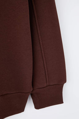 Kahverengi Oversize/Genis Kal?p Kadife Sloganl? Fermuarl? Ici Polarl? Orme Sweatshirt TWOAW26SW00228 - Trendyolmilla фото 6