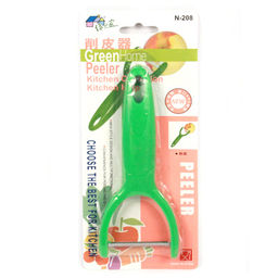 Овощечистка "Классика" плавающее лезвие, пластмассовое основание 15,3х6х1,5см, в блистере (Китай)