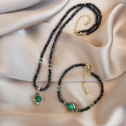 Бусы из Шпинели и Малахита