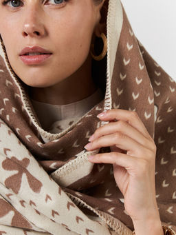 в СОСТАВЕ ШЕРСТЬ и КАШЕМИР Большой, мягкий, теплый однотонный двусторонний палантин. - Tantino фото 8